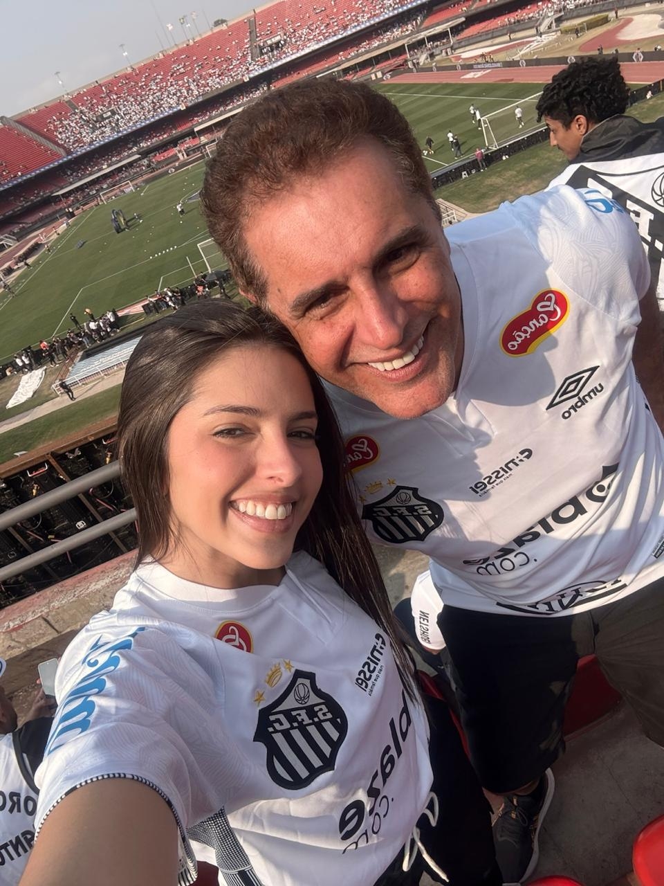 Além de pai e filha, Carlos e Giovanna compartilham o mesmo hobby: o futebol