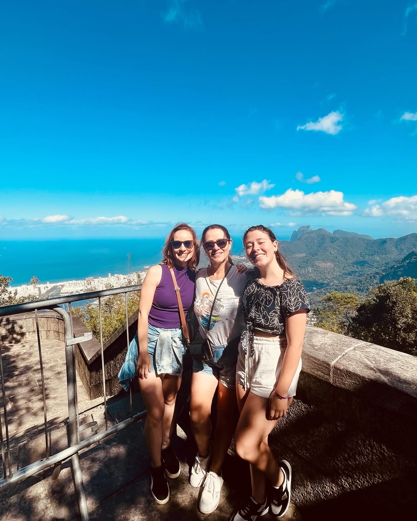 Nilce ao lado das filhas Mariana e Maria Eduarda